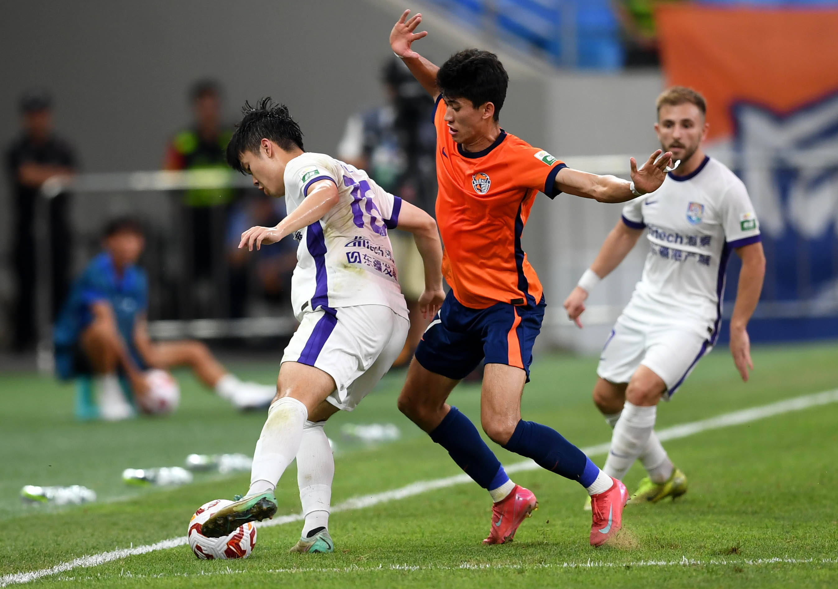 到替补席球 到替补席球