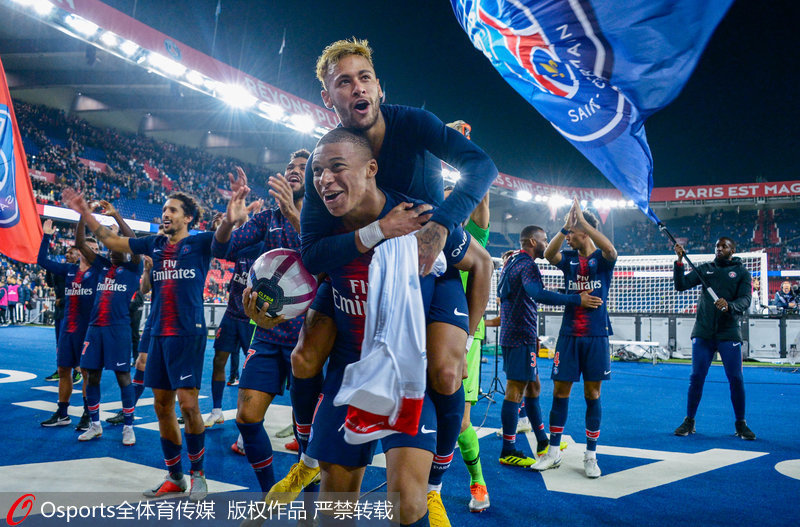 个舞台上 个舞台上